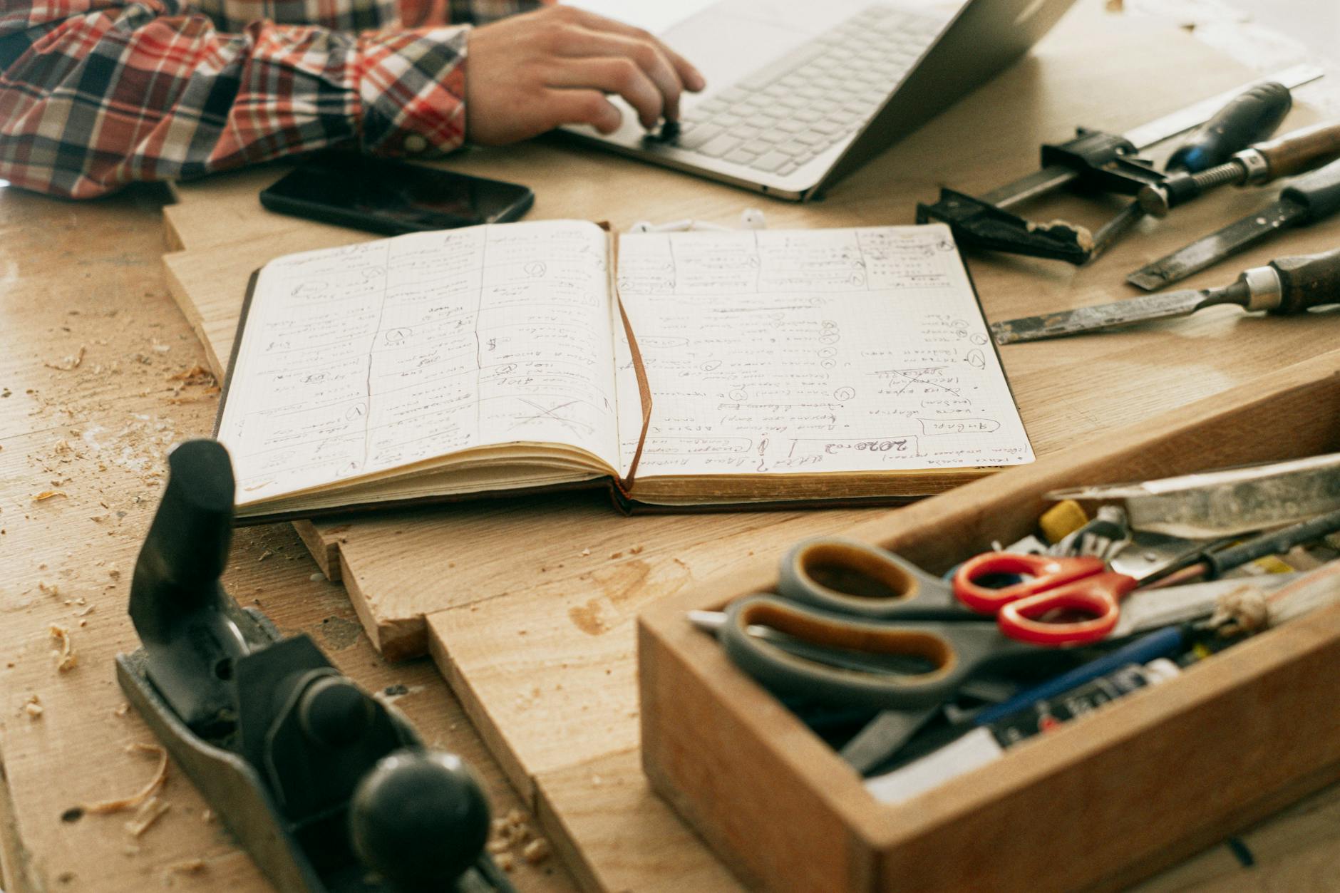 Digital workspace with multiple productivity applications open
