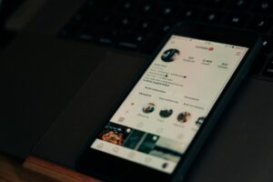 Abstract visualization of a social media feed ranking algorithm on a screen