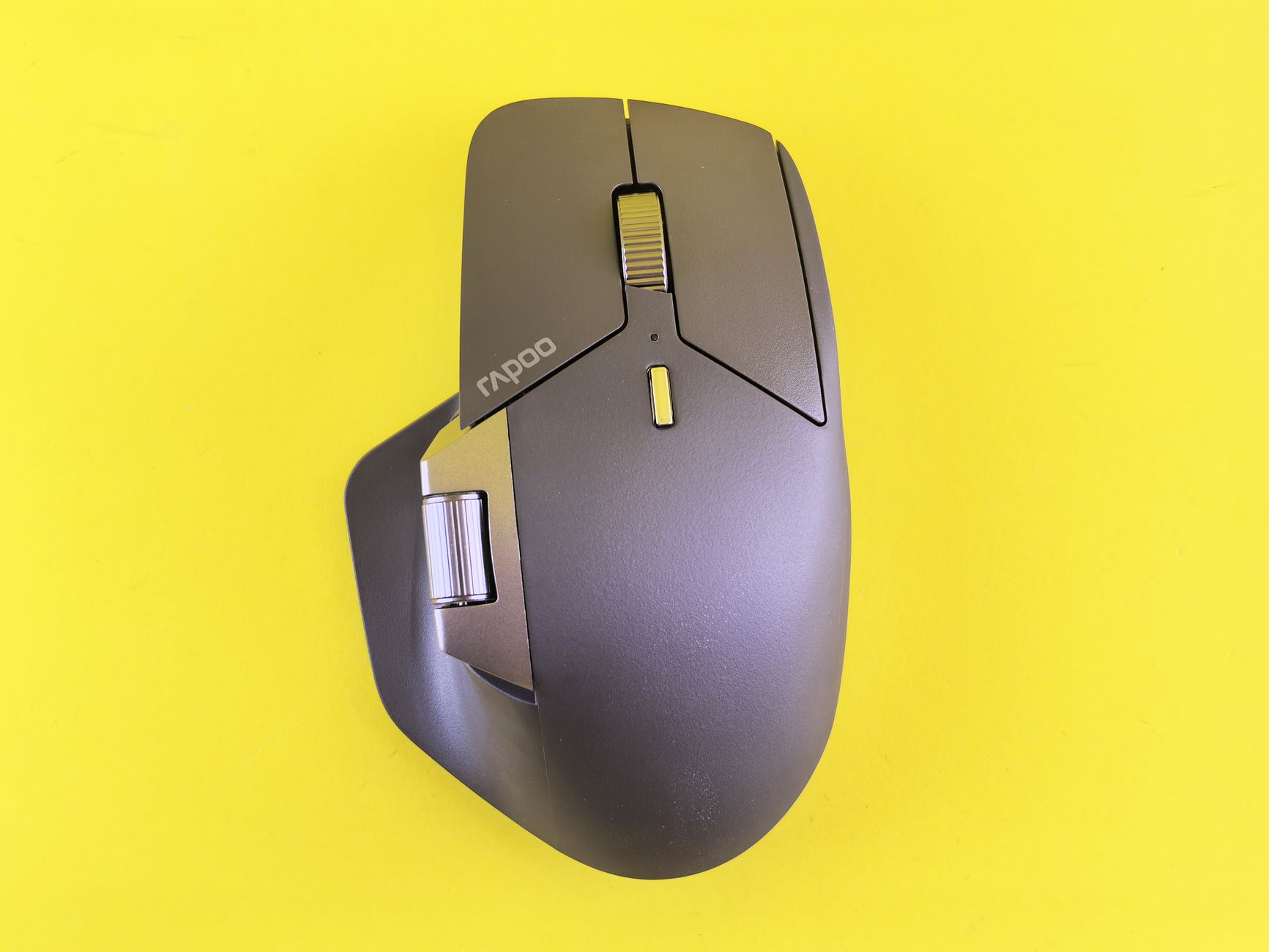 Wireless gaming mouse on a mousepad