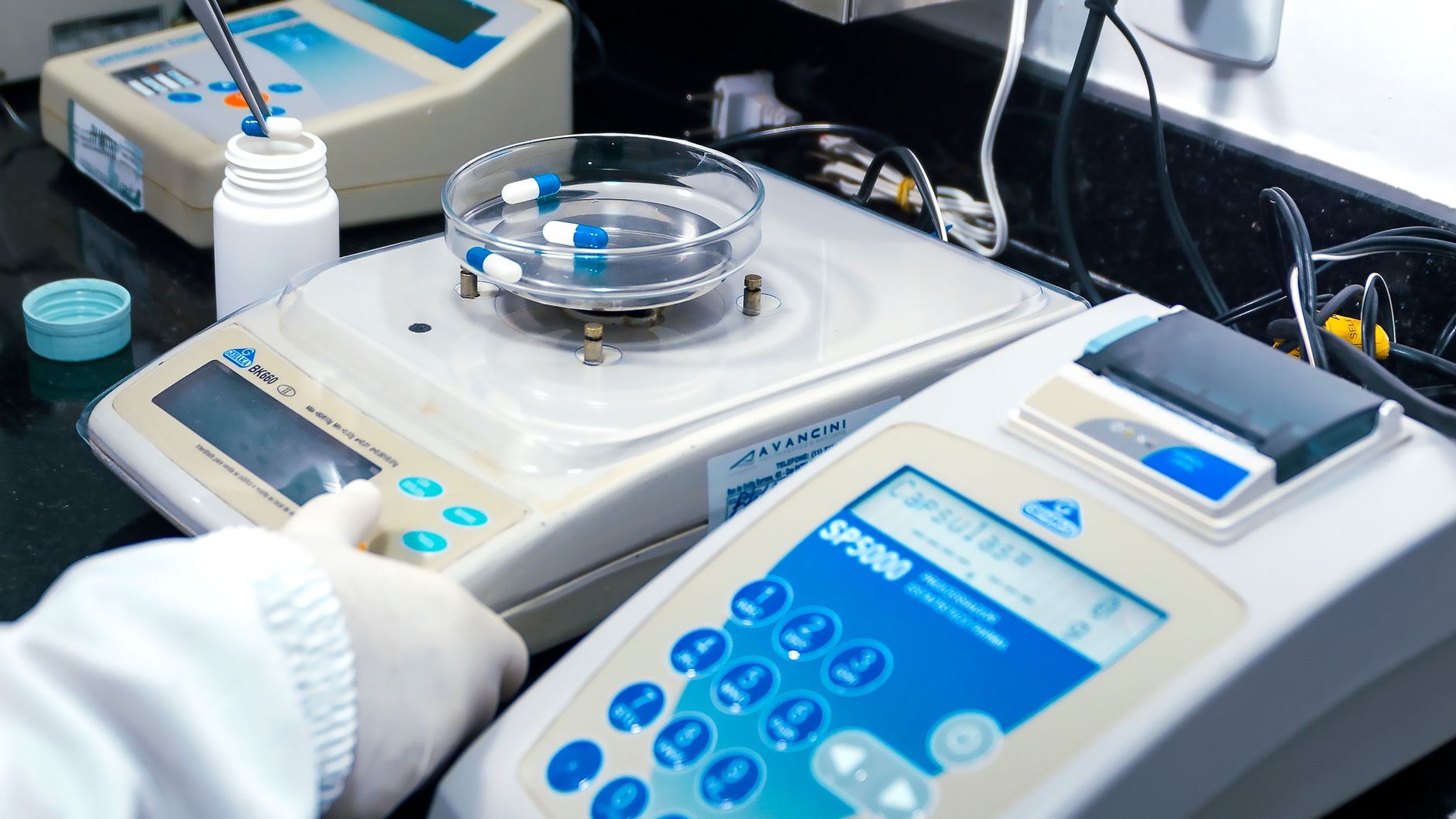 Scientist working with samples in a biomedical research laboratory
